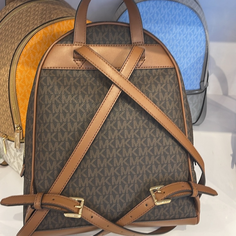 MICHAEL KORS Rhea Medium Zip Signature Logo Backpack
BROWN 
NWT - Picture 4 of 16